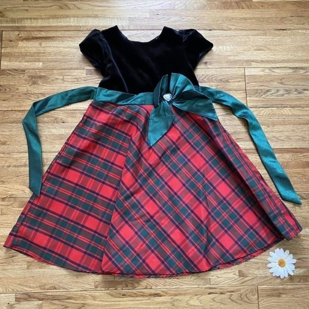 Dollie & Me Girls' Long Sleeve Velvet Woven Plaid dress Size 6‎